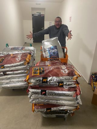 Děkujeme všem dárcům, dobrodincům, přátelům a milovníkům psů a Voříškova. Jste neuvěřitelní. Obrovské poděkovaní letí...